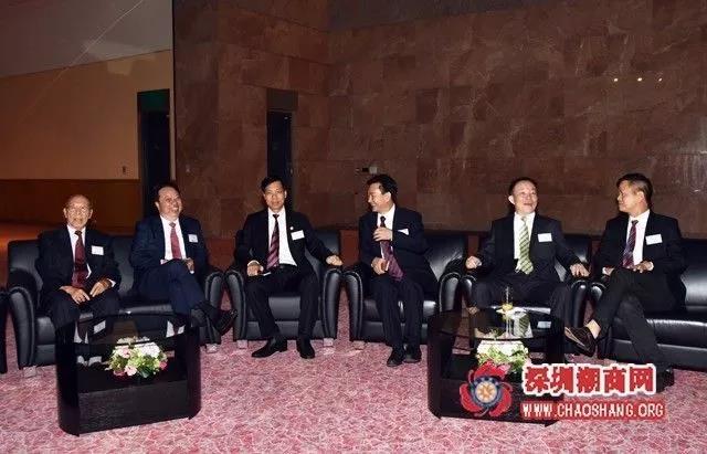 吴木棠会长(左三)与汕尾市政协主席郑佳(左二,副市长林军(右三)等